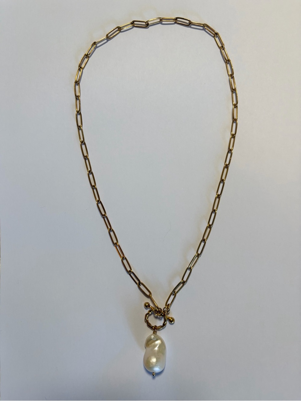 Lily and Faye Baroque Pearl Paperclip Chain Toggle Necklace Gold